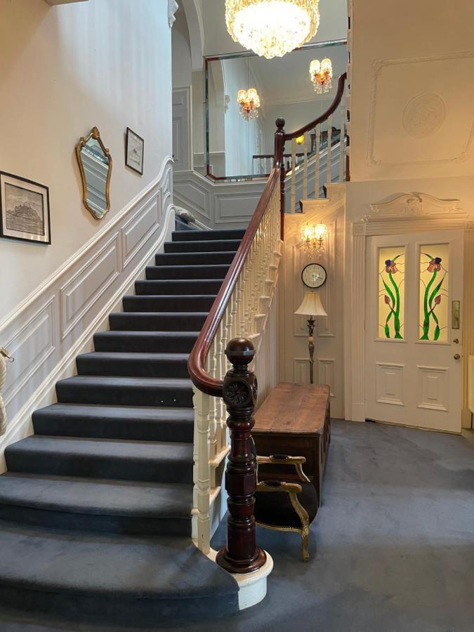 펜젠스 The Old Club B&B 외부 사진